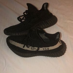 adidas Yeezy Boost 350 V2 Core Black White